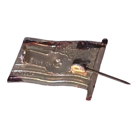 Waving American Flag Lapel Tie Pin – Gold Trim – USA Patriotic – 1" x 0.5" - Picture 4 of 7